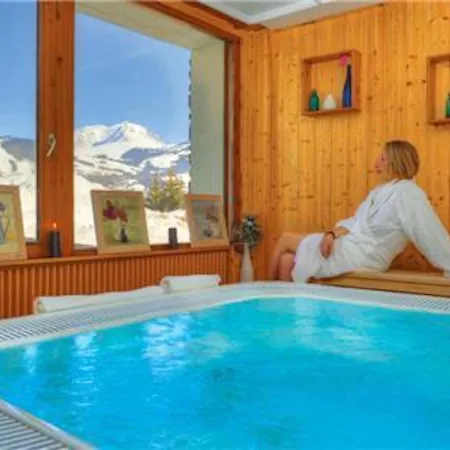 Exhilarating Les Du Prariand Sleeps 2 Apartment Megeve