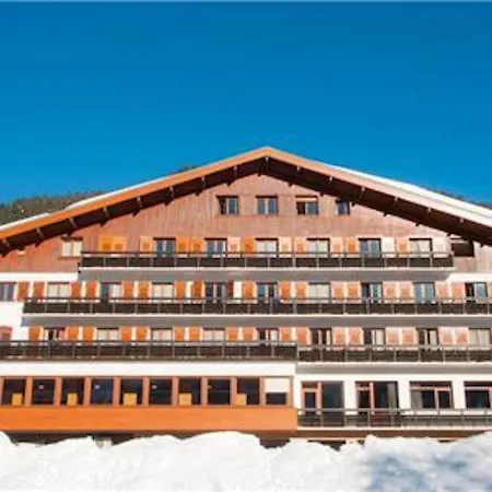 Exhilarating Les Du Prariand Sleeps 2 * Megeve