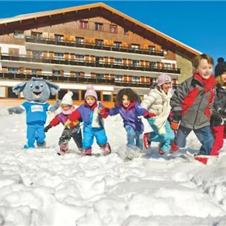 Apartment Exhilarating Les Du Prariand Sleeps 2 Megeve